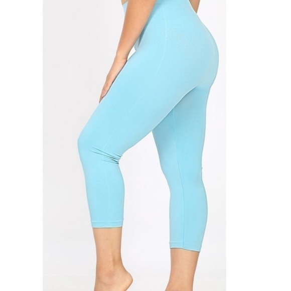 🎉 Sale Zenana Outfitters Capri Leggings - Picture 1 of 4